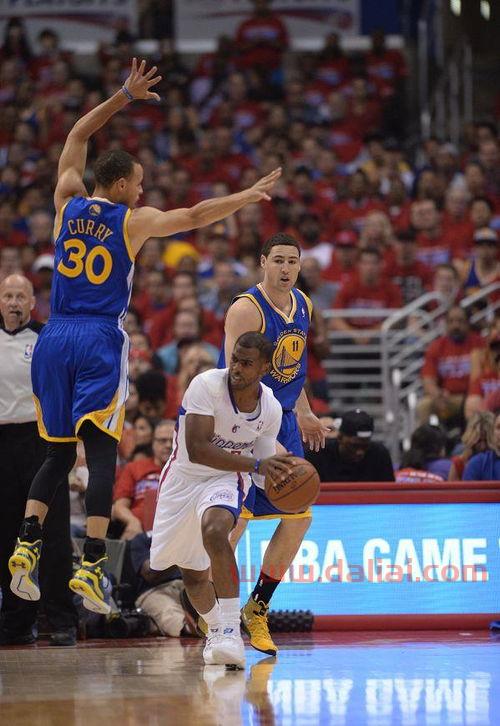 快船打西部球员怎么样西部乱了 乔治打疯了,快船登顶第一,莱昂纳德真不如詹姆斯