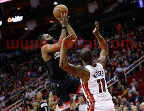 火箭队最新比赛哈登59分(火箭对热火哈登58分回放)